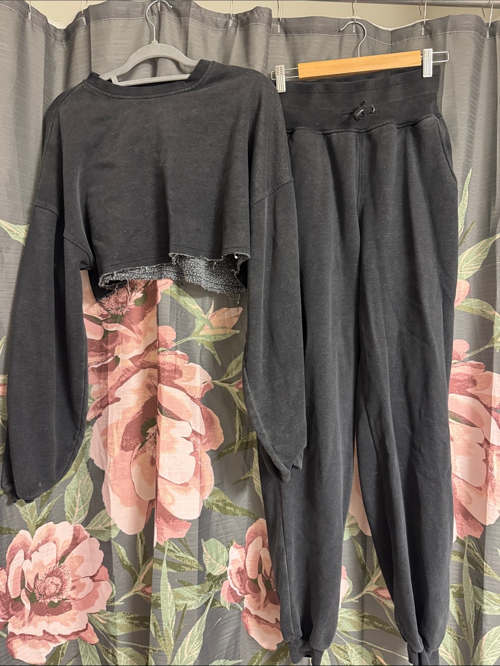 Fashion Nova Black Cropped Sweatshirt and High-Waist Joggers Set